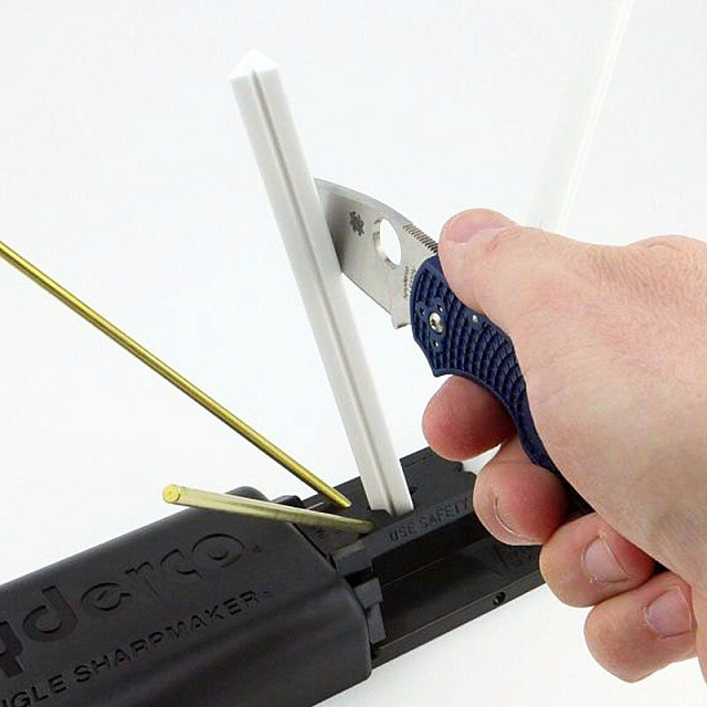 Набор для заточки ножей SPYDERCO Tri-Angle Sharpmaker 204 MF